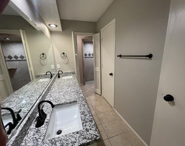 3502 Leighton Drive - Photo Thumbnail 6