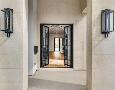 10050 Gooding Drive - Photo Thumbnail 7