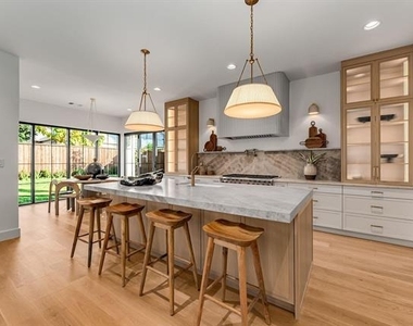 10050 Gooding Drive - Photo Thumbnail 22