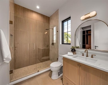10050 Gooding Drive - Photo Thumbnail 34