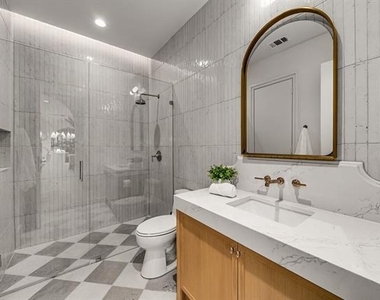 10050 Gooding Drive - Photo Thumbnail 11