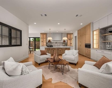 10050 Gooding Drive - Photo Thumbnail 19