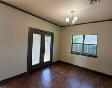 225 Scurry Avenue - Photo Thumbnail 12
