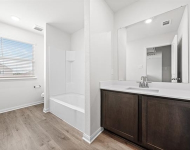 1301 Wind Drift Way - Photo Thumbnail 10