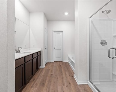 1301 Wind Drift Way - Photo Thumbnail 8