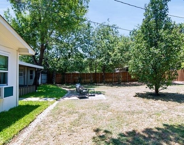 8005 Lazy Lane Road - Photo Thumbnail 31