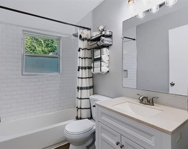 8005 Lazy Lane Road - Photo Thumbnail 18