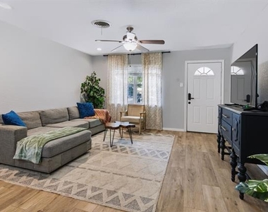 8005 Lazy Lane Road - Photo Thumbnail 7