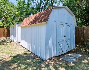 8005 Lazy Lane Road - Photo Thumbnail 32