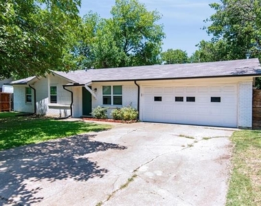 8005 Lazy Lane Road - Photo Thumbnail 2