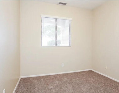 11179 W Berkeley Road - Photo Thumbnail 11