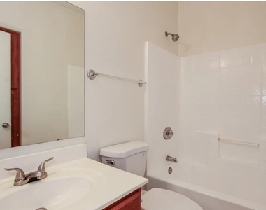 11179 W Berkeley Road - Photo Thumbnail 12