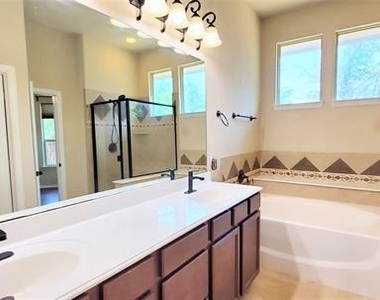 2614 Independence Drive - Photo Thumbnail 10