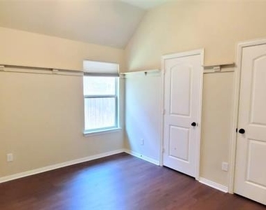 2614 Independence Drive - Photo Thumbnail 8