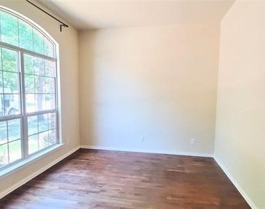 2614 Independence Drive - Photo Thumbnail 5