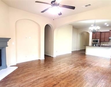 2614 Independence Drive - Photo Thumbnail 2