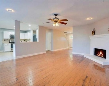 1508 Coral Reef Lane - Photo Thumbnail 3