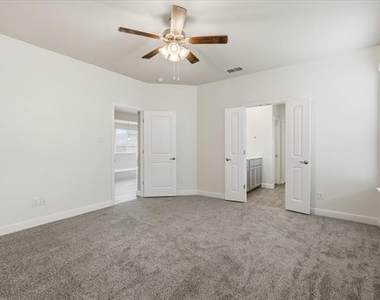704 Wilmott Terrace - Photo Thumbnail 13