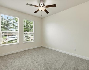704 Wilmott Terrace - Photo Thumbnail 20