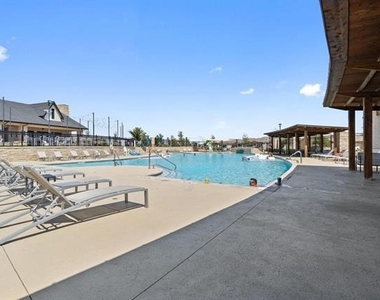 704 Wilmott Terrace - Photo Thumbnail 29