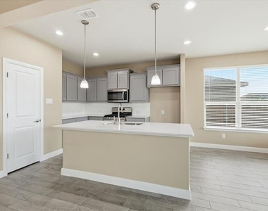 704 Wilmott Terrace - Photo Thumbnail 9