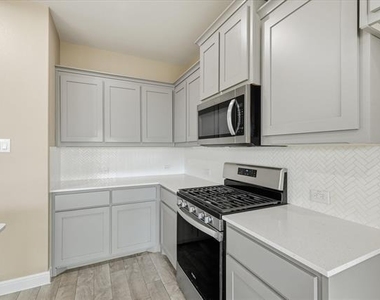 704 Wilmott Terrace - Photo Thumbnail 8