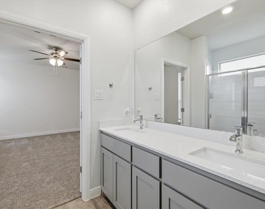 704 Wilmott Terrace - Photo Thumbnail 17