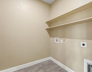 704 Wilmott Terrace - Photo Thumbnail 19