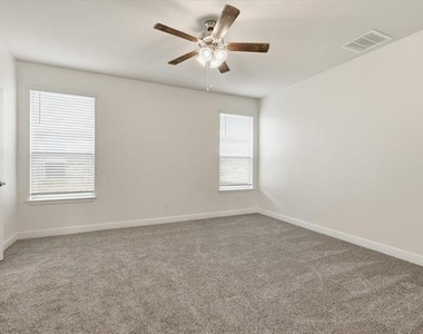 704 Wilmott Terrace - Photo Thumbnail 12