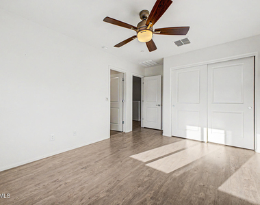 1250 N Abbey Lane - Photo Thumbnail 21