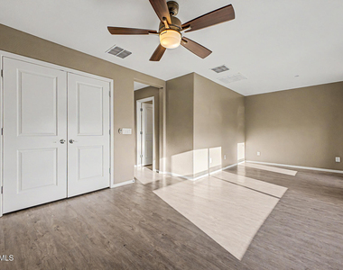 1250 N Abbey Lane - Photo Thumbnail 16