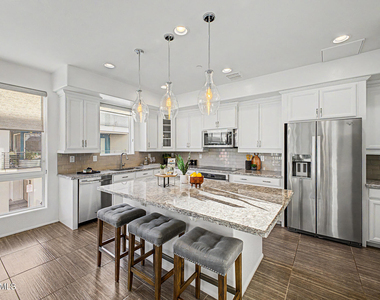 1250 N Abbey Lane - Photo Thumbnail 10