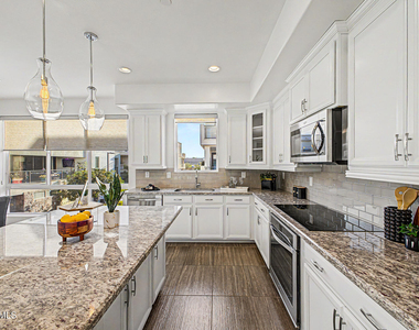 1250 N Abbey Lane - Photo Thumbnail 12