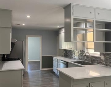 2917 Hickox Road - Photo Thumbnail 5