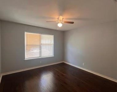 2917 Hickox Road - Photo Thumbnail 9