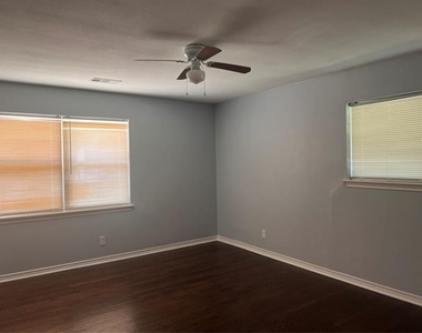 2917 Hickox Road - Photo Thumbnail 12