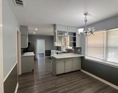 2917 Hickox Road - Photo Thumbnail 3