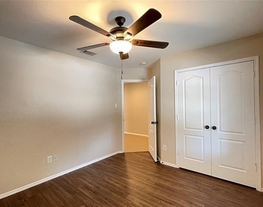 5921 Snow Creek Drive - Photo Thumbnail 9