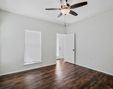 820 Rose Street - Photo Thumbnail 6