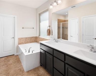 1309 Canary Lane - Photo Thumbnail 11
