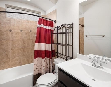 1309 Canary Lane - Photo Thumbnail 14