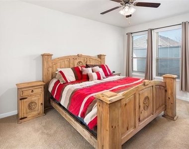 1309 Canary Lane - Photo Thumbnail 9
