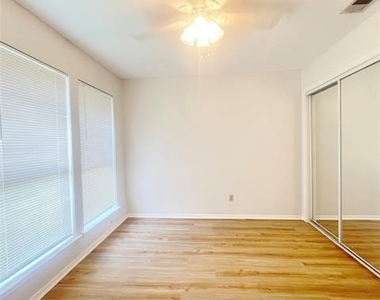 3037 Airhaven Street - Photo Thumbnail 7