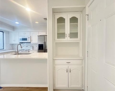 3037 Airhaven Street - Photo Thumbnail 3