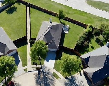 100 Mustang Court - Photo Thumbnail 4