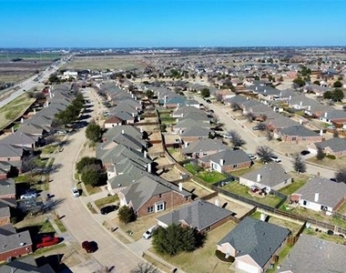 100 Mustang Court - Photo Thumbnail 26