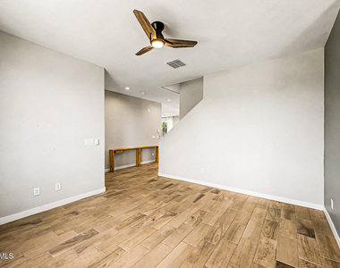 10950 W Beatrice Street - Photo Thumbnail 6