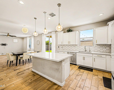 10950 W Beatrice Street - Photo Thumbnail 13