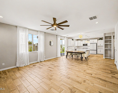 10950 W Beatrice Street - Photo Thumbnail 9