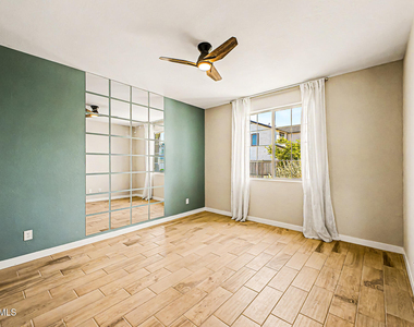 10950 W Beatrice Street - Photo Thumbnail 5
